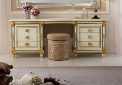 Dressers and Chests Liberty Pouf